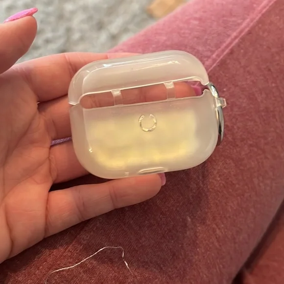 AirPod pro case - Picture 2 of 3